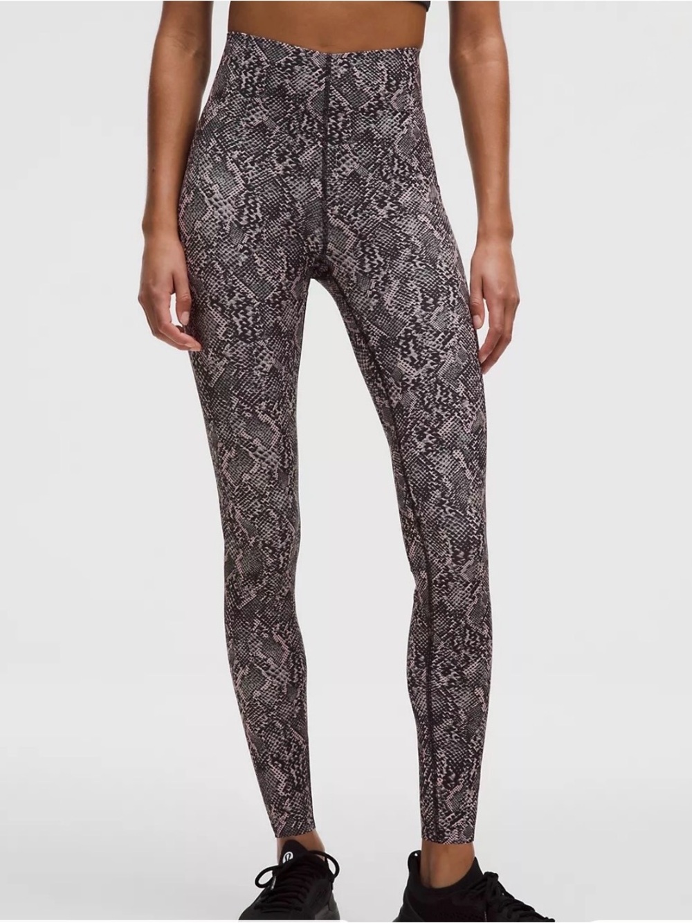 Lululemon Glow Up SHR Tight 28”